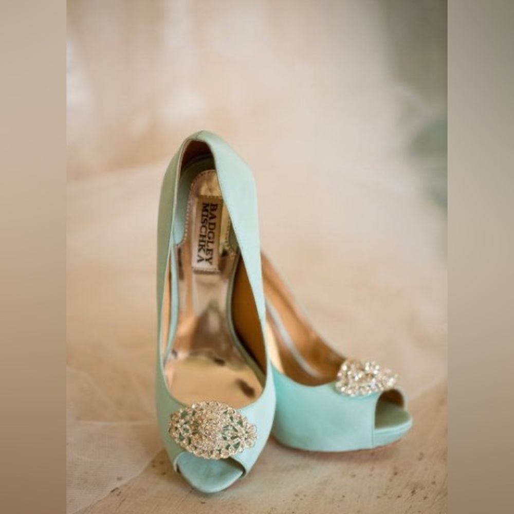 EUC Badgley Mischka Lacie | Color Seafoam | Size 6.5